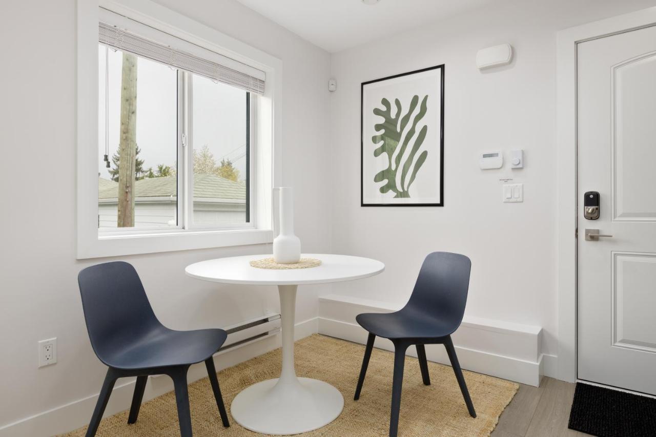 Newly Built Laneway Home 1 Bd Centrally Located Vancouver Eksteriør billede