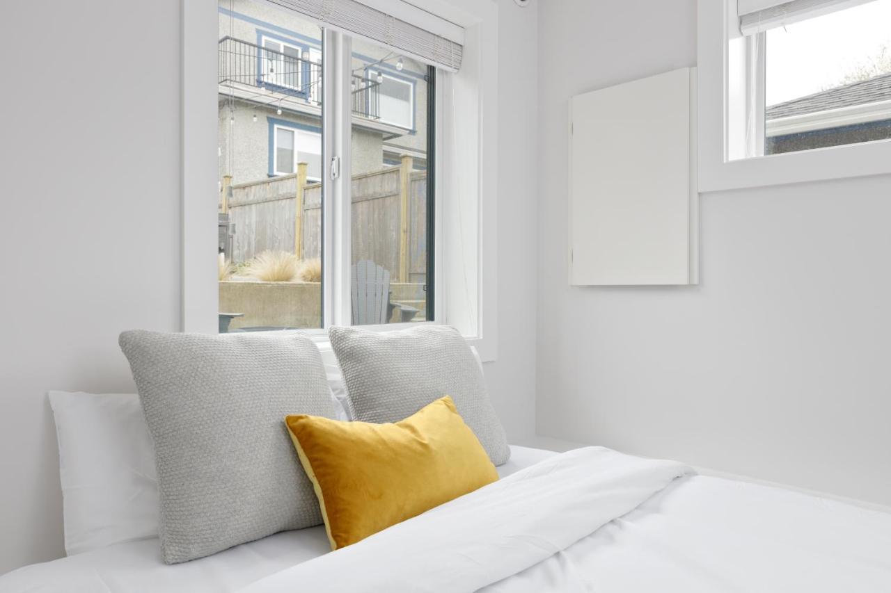 Newly Built Laneway Home 1 Bd Centrally Located Vancouver Eksteriør billede