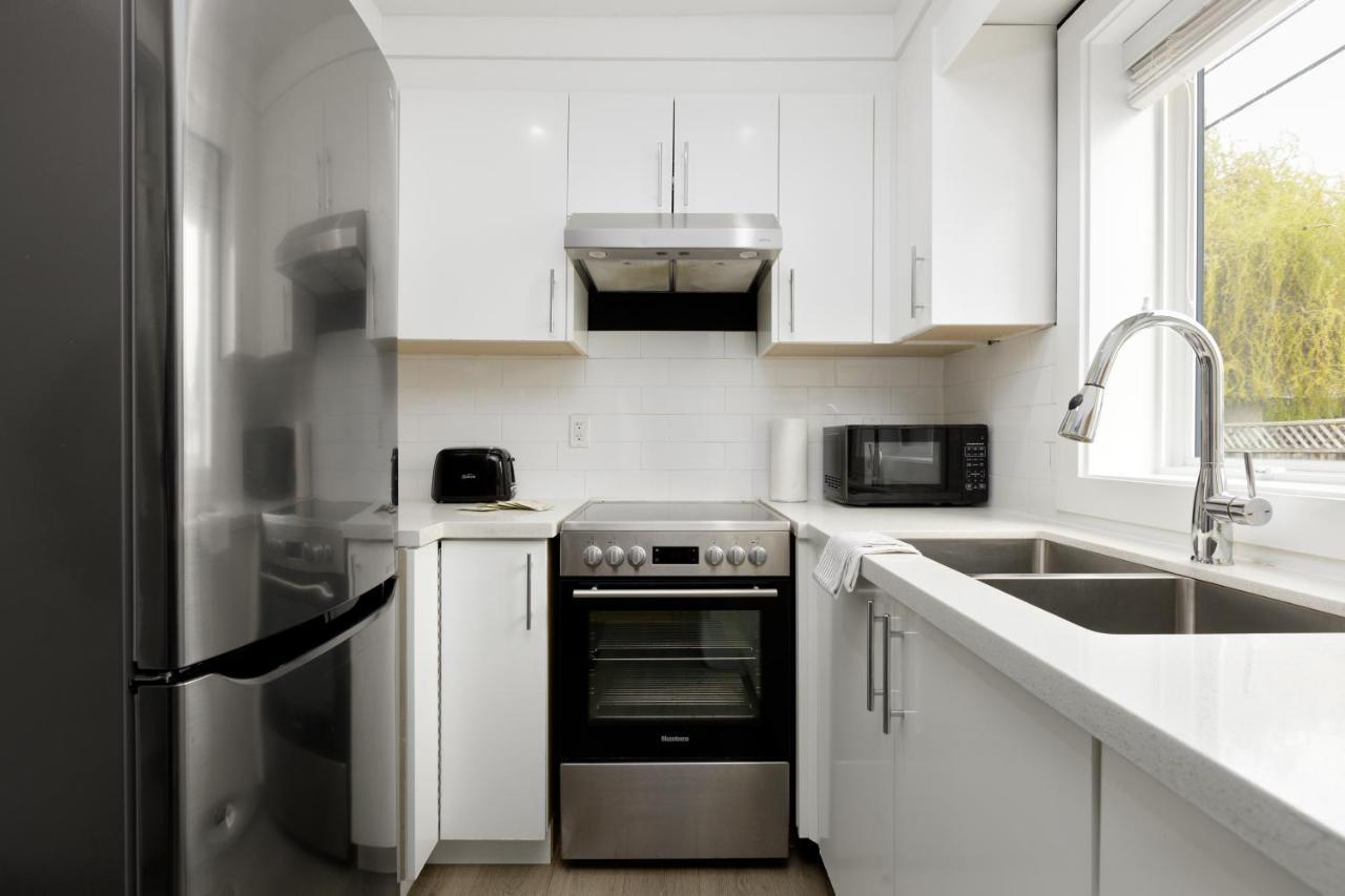 Newly Built Laneway Home 1 Bd Centrally Located Vancouver Eksteriør billede
